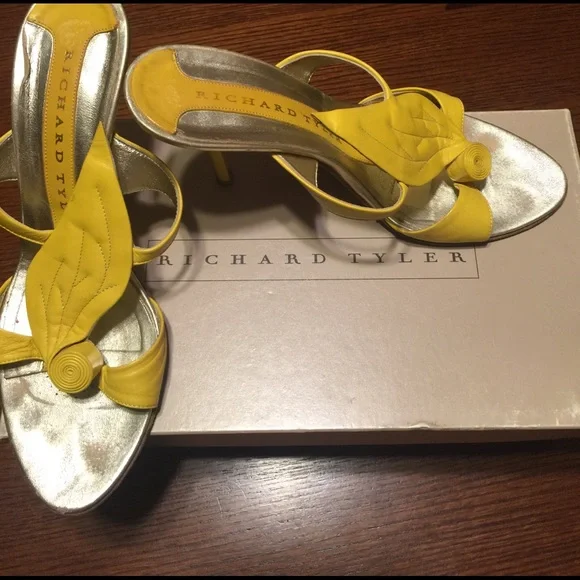 Richard Tyler Yellow Slides Sz 8 - Picture 2 of 8